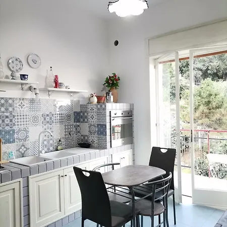 Splendida Casa Mare Homestay *
